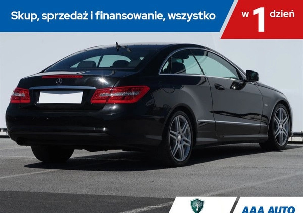 Mercedes-Benz Klasa E cena 53000 przebieg: 229903, rok produkcji 2011 z Poddębice małe 379